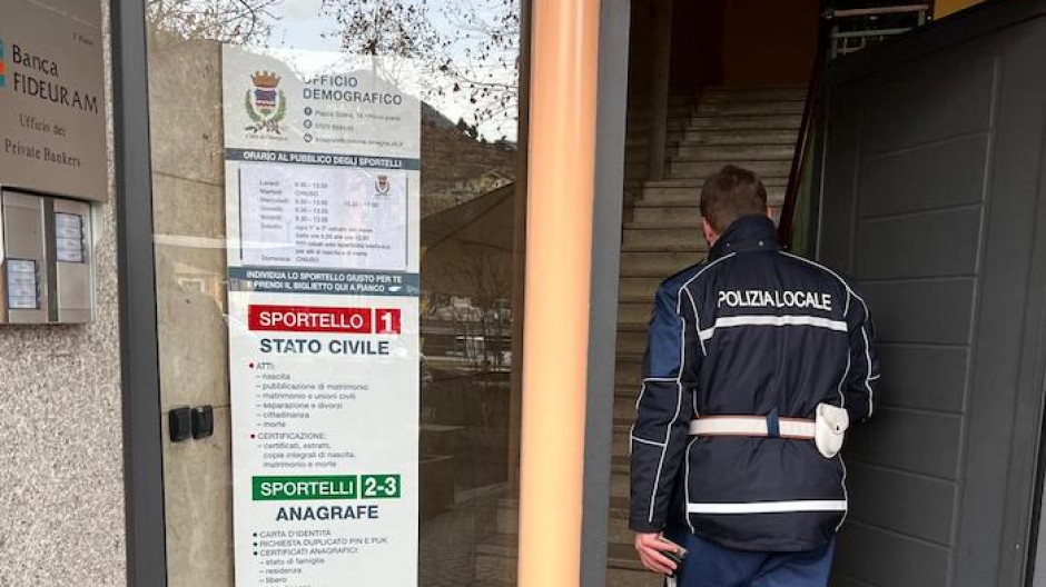 Omegna: verso l'anagrafe digitalizzata. Registrato il primo atto di stato civile