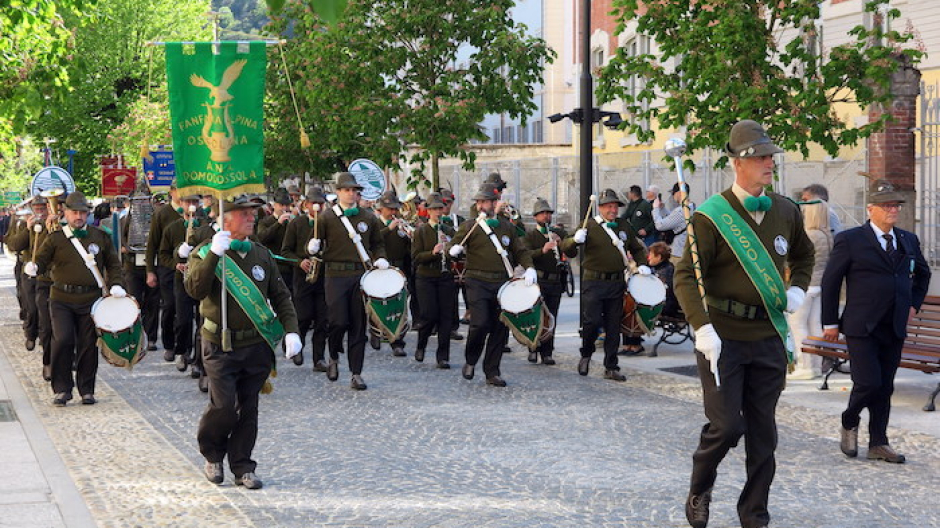 Notte verde con la Fanfara alpina ossolana. Si balla