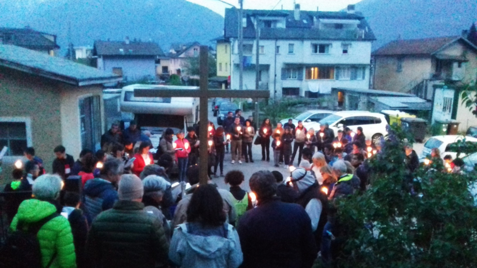 Torna la Via Crucis di Comunione e liberazione. Partenza da Castanedo 