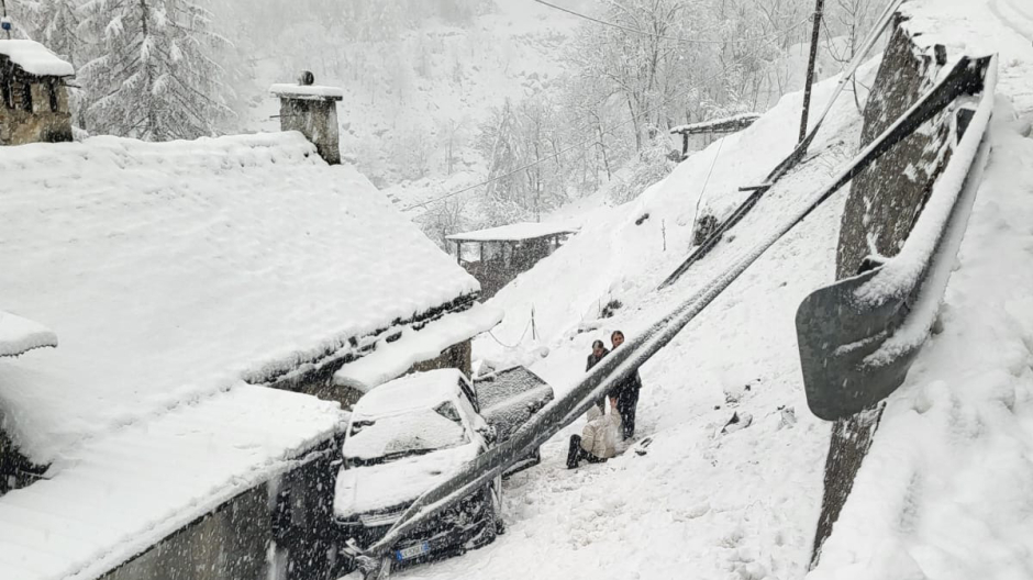 Tragedia a Varzo, è morto uno degli occupanti dell'auto che ha sfondato il rail