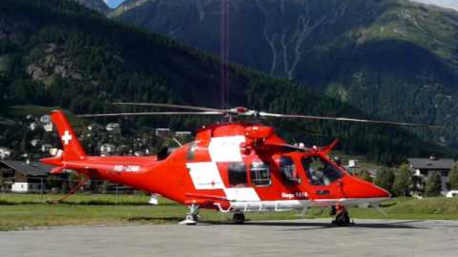 Anziano muore in montagna precipitando in un riale