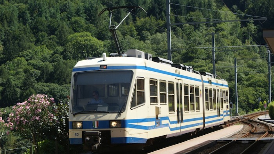 Toceno celebra le donne della Vigezzina: storie di capostazione