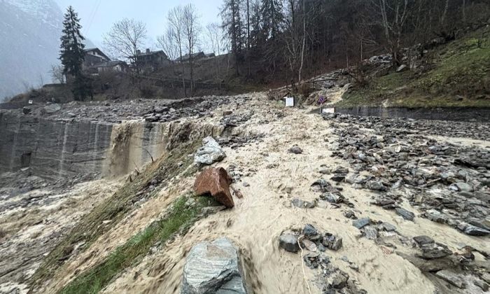 Frana ad Alagna sulla strada della Val Vogna