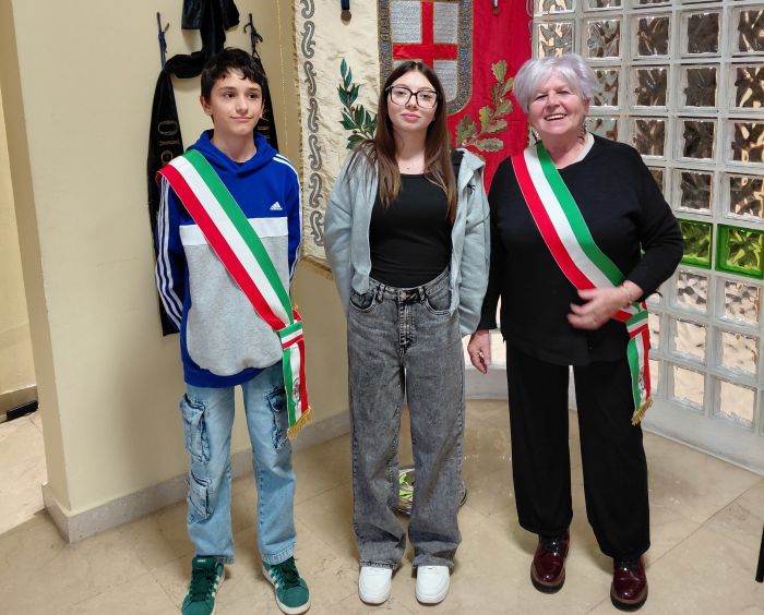 Il consiglio comunale dei ragazzi ha un nuovo sindaco a Santhià