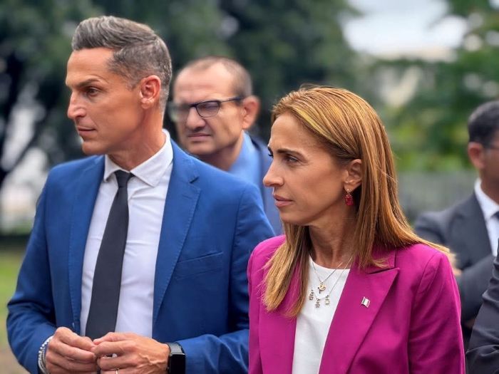 Il sottosegretario Paola Frassinetti a Vercelli per il primo giorno di scuola