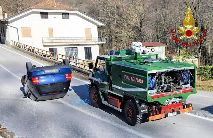 Auto capottata a Cellio con Breia: due feriti