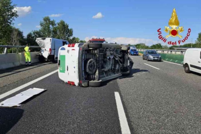Schianto sulla A4 a Rondissone: cinque persone coinvolte