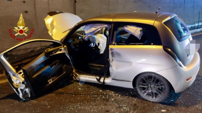 Schianto nella galleria tra Cossato e Valle Mosso, due feriti