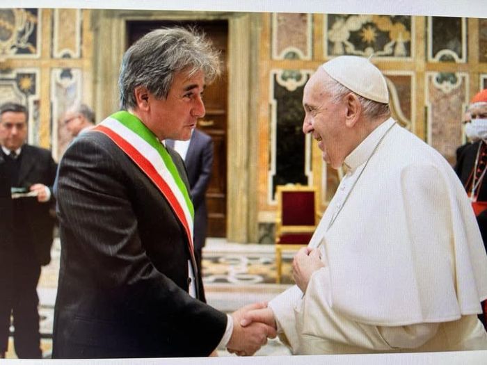 L'onorevole Roberto Pella ricorda Papa Francesco