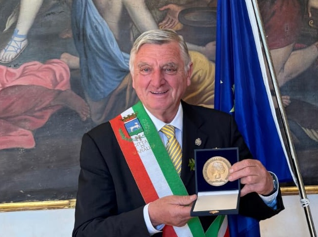 A Varallo la medaglia d'oro dal Presidente della Repubblica per il millennio