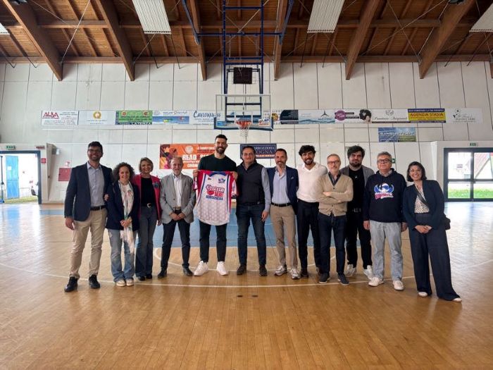 Basket: Giampaolo Pippo Ricci ospite a Borgosesia