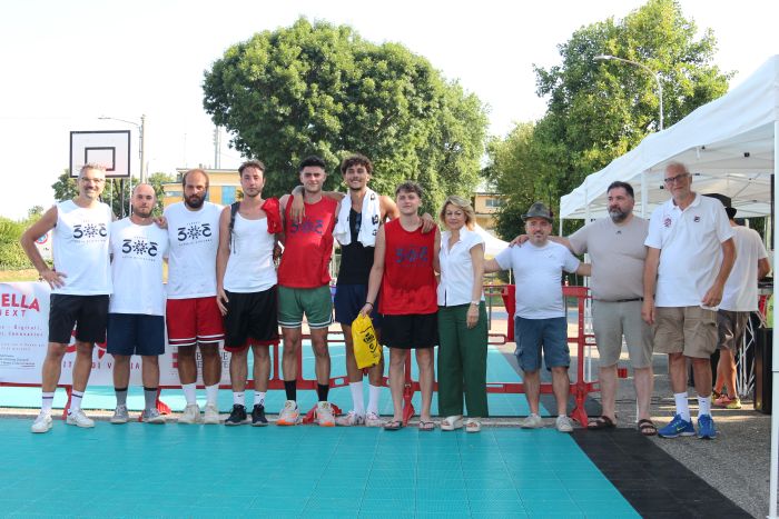 Applausi al torneo di basket a Vigliano