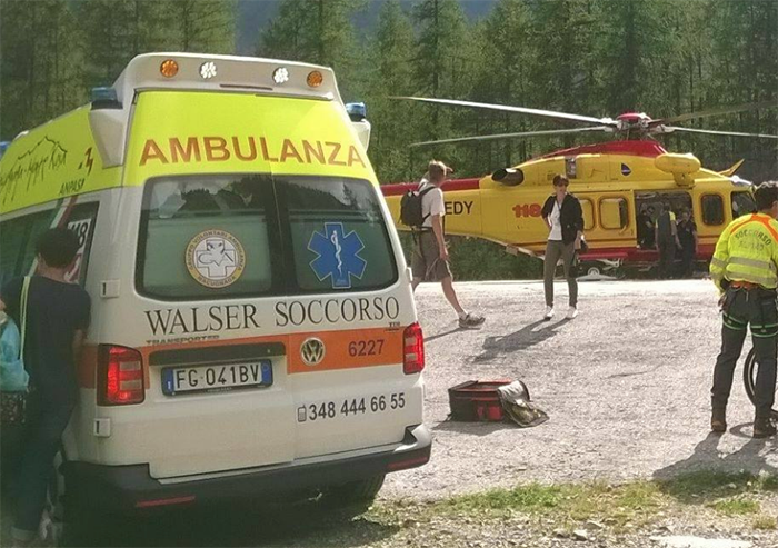 Schianto in strada, coinvolti due motociclisti. Uno grave elitrasportato a Novara