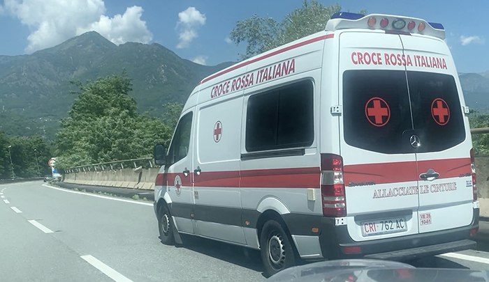 Dramma a Ornavasso: muore precipitando dal 3° piano mentre sposta una stufa