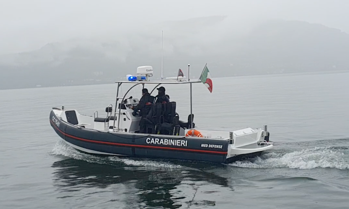 Sesso all'aperto sull'Isola Pescatori: turisti multati per 10mila euro 