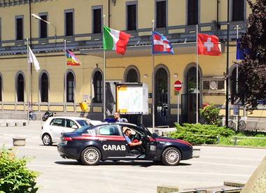 Aggredisce una pattuglia dei Carabinieri, arrestato 