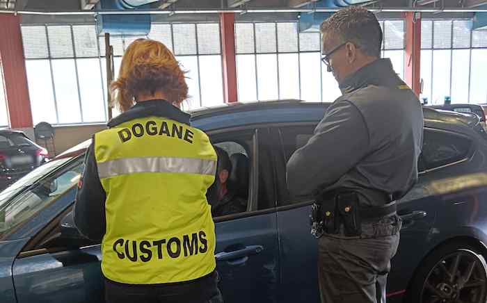 Drogen, Luxusgüter und 55.000 Euro beschlagnahmt