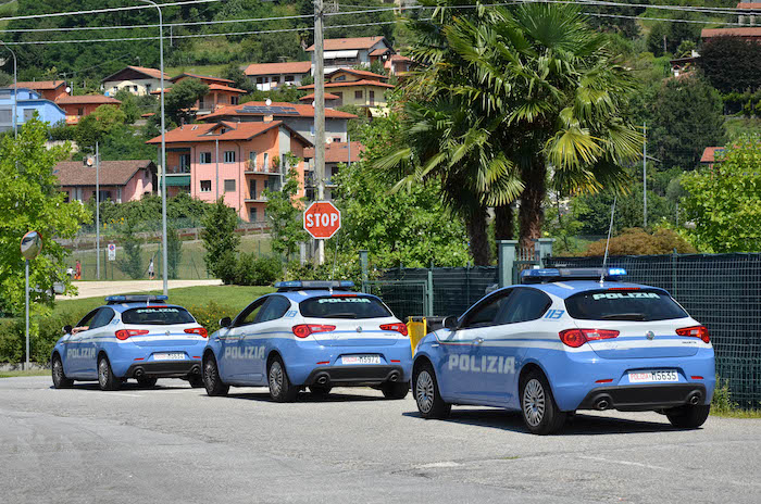 Maxi controllo della Polizia: 200 persone identificate a Vercelli