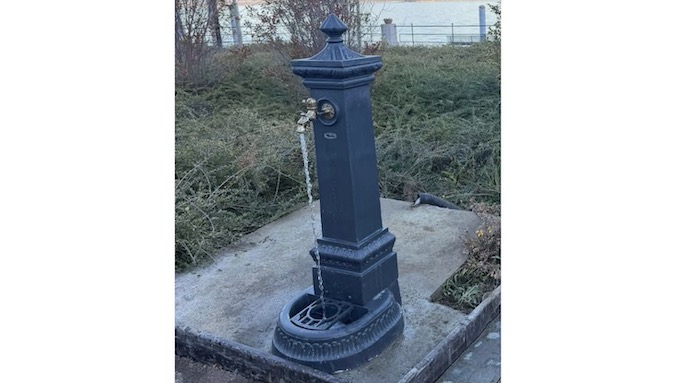 Meina, ripristinata la fontanella di piazza Marconi