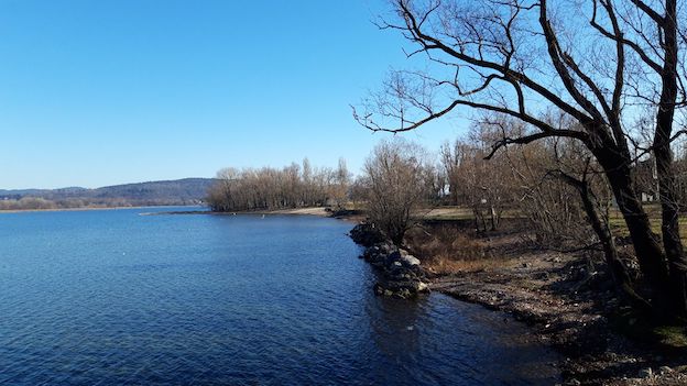 Arona, ordinanza: Lido non balneabile