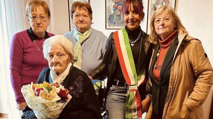Romagnano Sesia, festa per i 101 anni della signora Iolanda