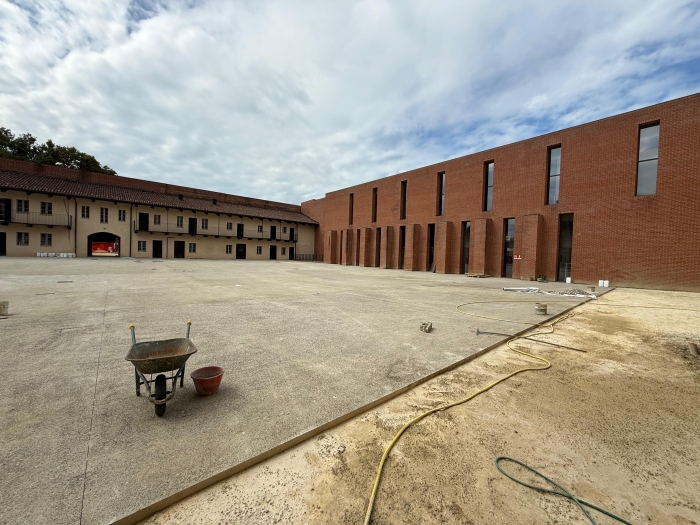 Novara, praticamente completata la pavimentazione del cortile del Castello