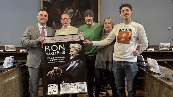 For Life Onlus, evento benefico al Teatro Coccia con Ron 