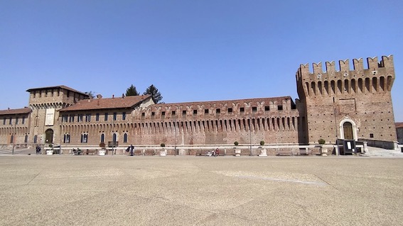 Castello di Galliate, ripartono le visite guidate