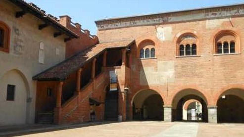 Novara, il 6 dicembre all'Arengo del Broletto la "maratona poetica" 
