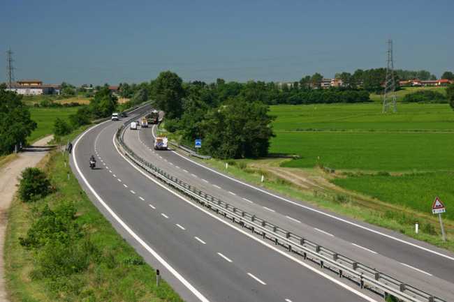 Incidente stradale sulla tangenziale di Novara in direzione laghi