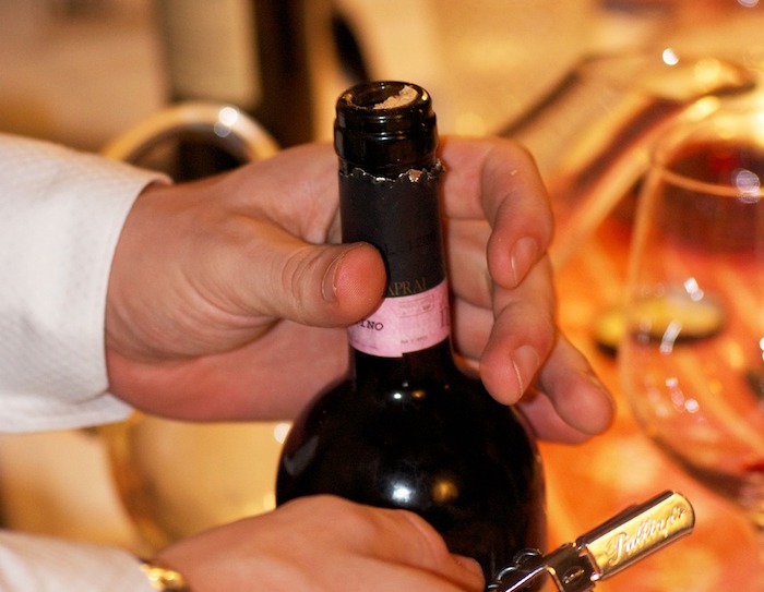 Una degustazione-confronto tra vini italiani e svizzeri