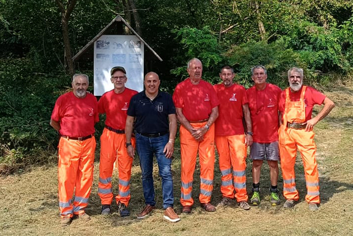 Ripulito dagli alpini il “Sentiero lungo” che fiancheggia l'Agogna.