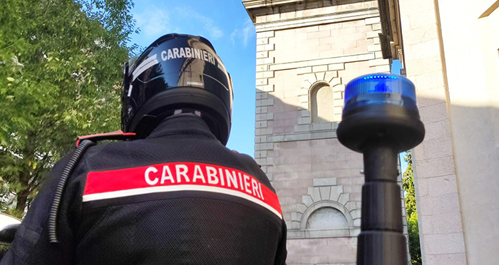 Maltratta la compagna minacciandola con un coltello, arrestato dai carabinieri 