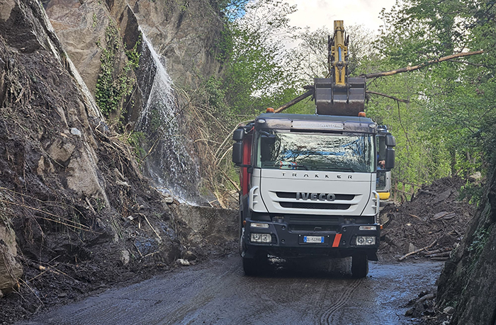Riaperta con limitazioni la strada per Valpiana: accesso fino a San Zenone