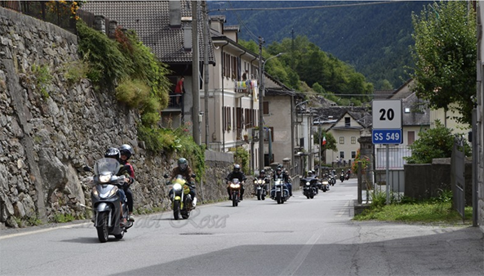 Un centinaio di Biker al 2° Motogiro Valle Anzasca. Foto