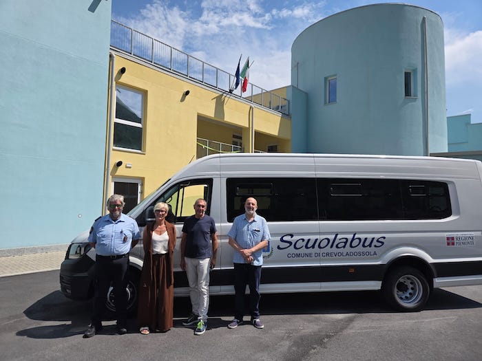 Crevoladossola: è arrivato il nuovo scuolabus