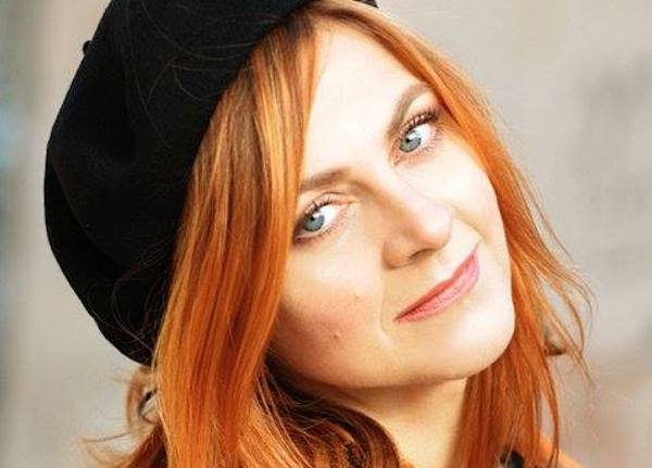 Chiusura di stagione con ironia: Marina Massironi reinterpreta Otello a Villadossola