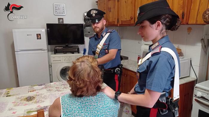"Fermiamo le truffe": carabinieri e comuni uniti contro i raggiri agli anziani