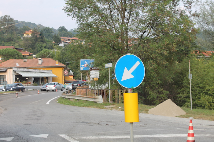 Incidente a Fondotoce, coinvolta una moto. Traffico in tilt