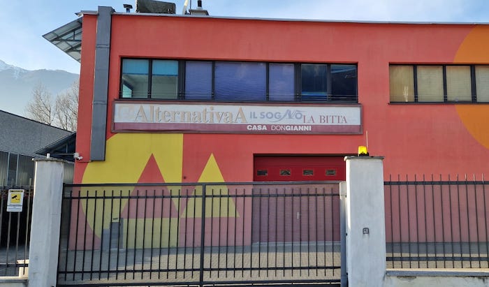 Da produttore d'armi a sminatore: si proietta "Il successore"