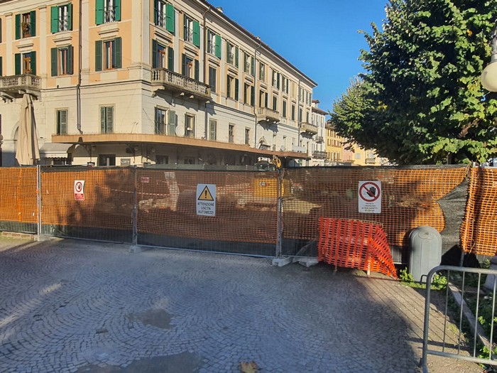 Piazza Ranzoni, il cantiere potrebbe restare aperto anche d’estate