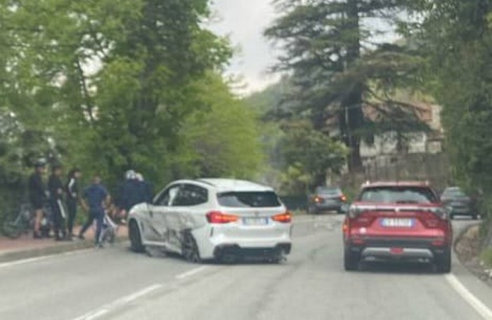 Incidente in sorpasso ai Tre ponti: nessun ferito, traffico rallentato