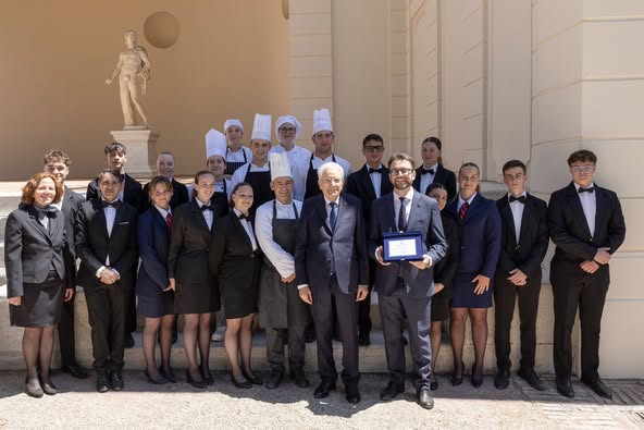 Diciassette studenti del Maggia in servizio al Quirinale da Mattarella
