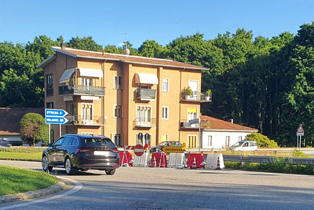 Fondotoce, riapre il doppio senso ai campeggi. Ma la strada è chiusa