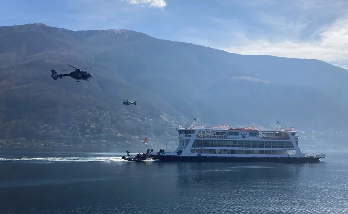 Esercitazione congiunta aeronavale sul Lago Maggiore