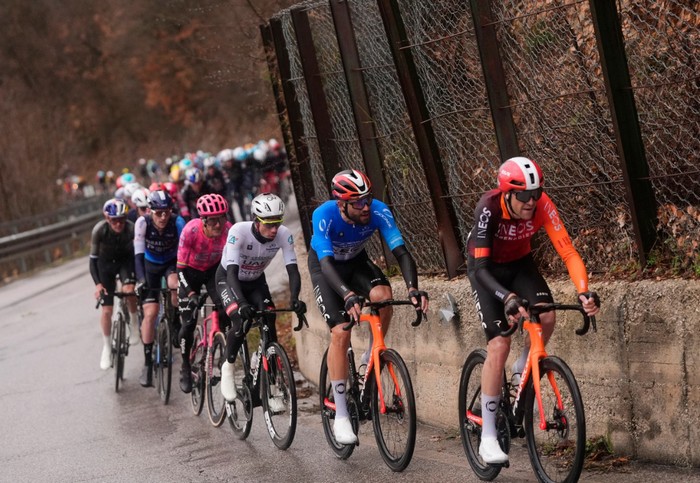Ganna s'arrende ad Ayuso e cede la leadership della Tirreno-Adriatico