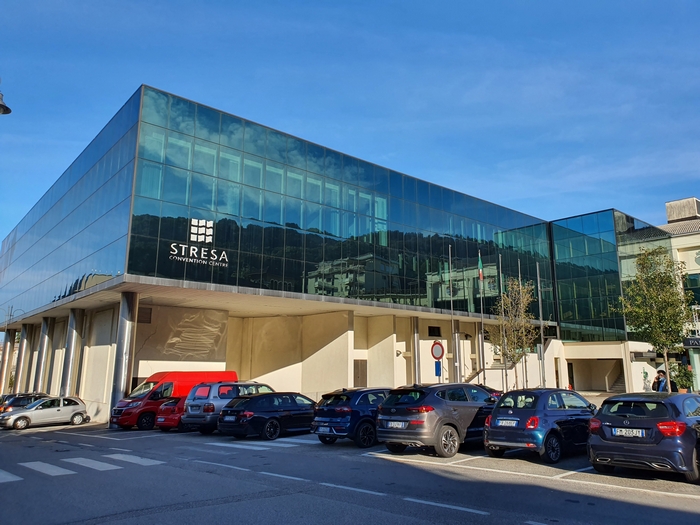 Spettacolo benefico al Palazzo dei Congressi di Stresa