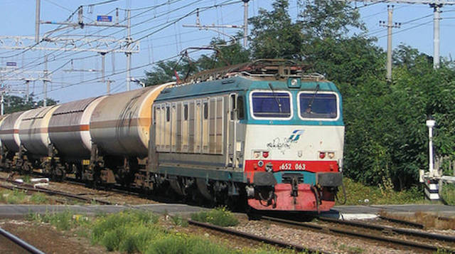 Treni a singhiozzo sulla Domo-Milano nel ponte del 1° maggio
